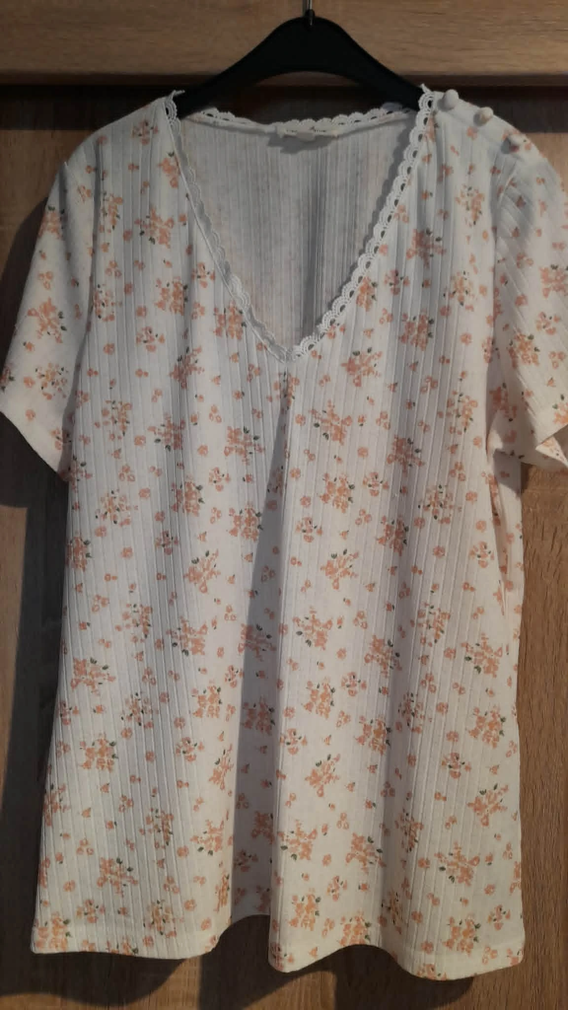 Petit top fleuri Taille M